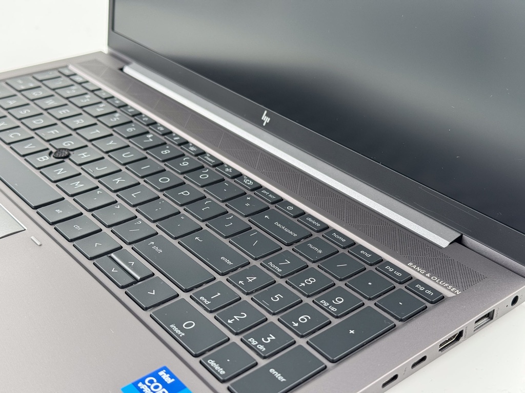 HP ZBook Firefly 15 G7 ノートPC 本体 HP ZBook Firefly 15 G7のレビュー 学生や持ち運び用の2台目に合う